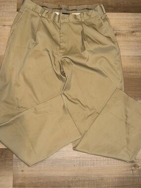 Nike Men's Performance Golf Pants in Khaki